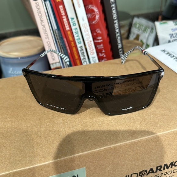 Tommy Hilfiger glasses - Picture 8 of 8